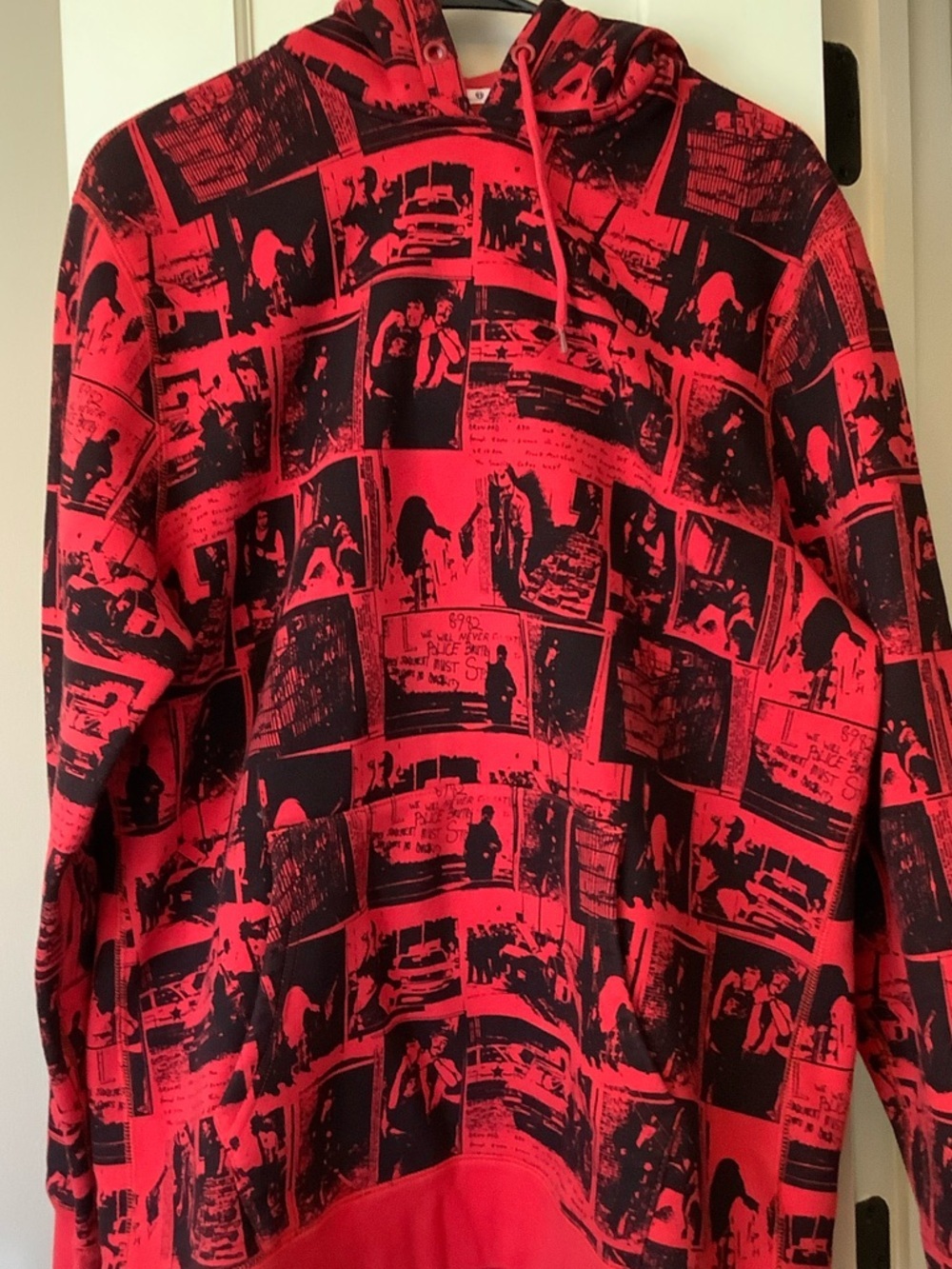 HUF Red and Black Photo-Print Crewneck Sweatshirt - Picture 2 of 7
